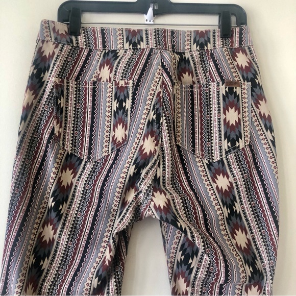 Rock & Roll Extra Stretch Aztec Print Bell Bottoms Size 31 x 34 - Picture 10 of 11